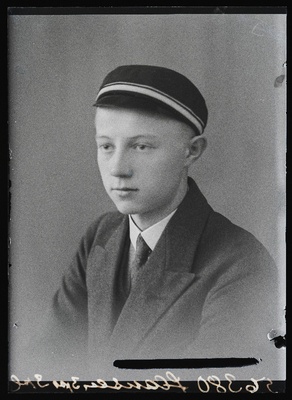 Teklis Hannsen [Hansen].  duplicate photo