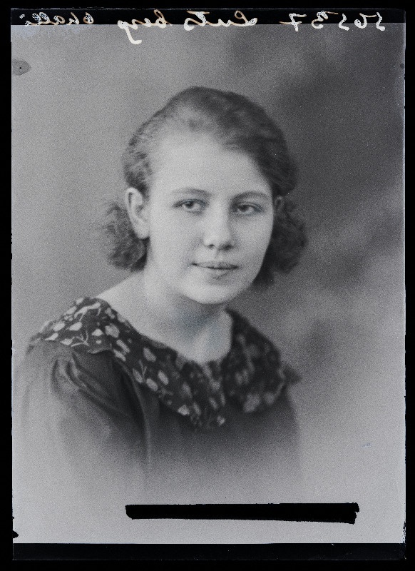 Lutsberg, ( Kaarli, Naistevalla).