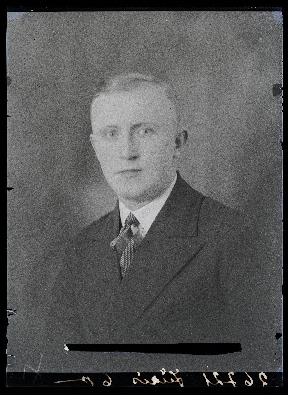 Jüris.