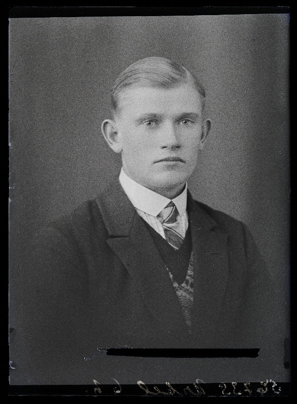 Arnold Urbel, (Suure-Kõpu vald, Halliste küla).