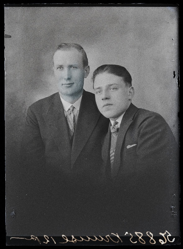 Kaks meest, (foto tellija Kruuse, Türi raudteejaoskond).