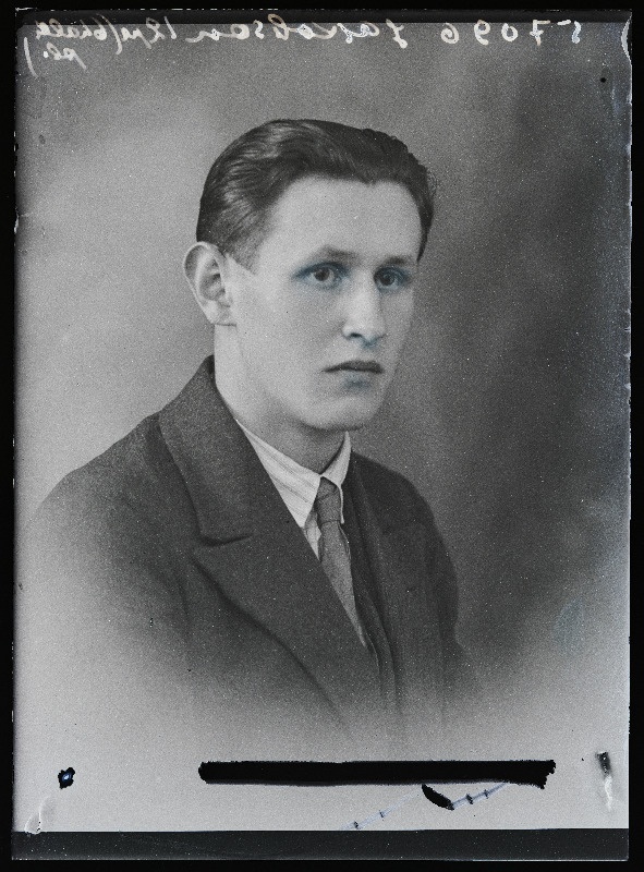 Jakobson.