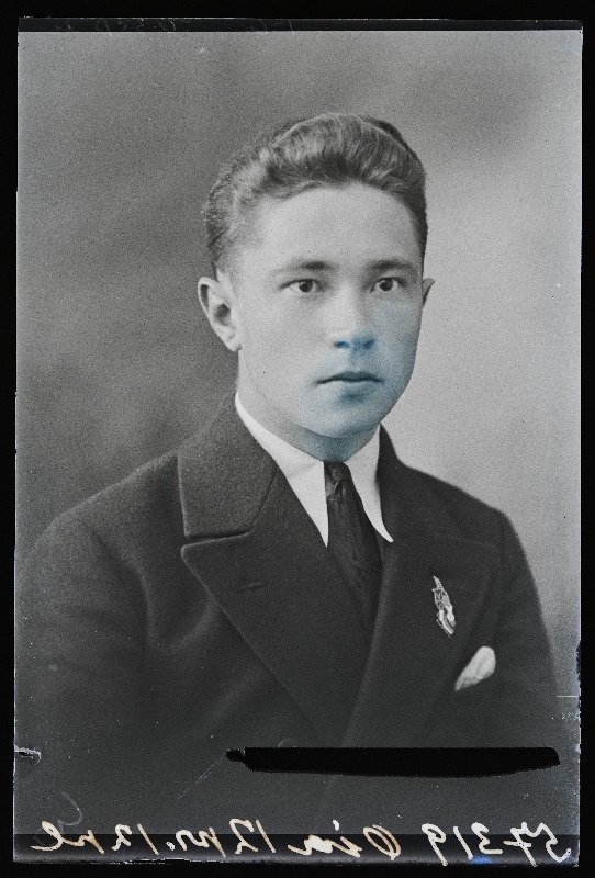 Viljandi Maakonna Poeglaste Gümnaasiumi abiturient Oja.