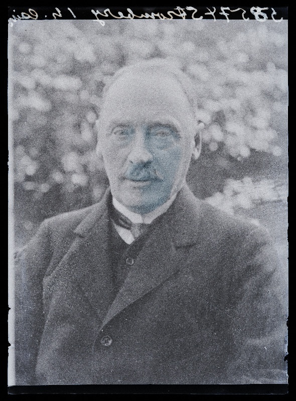 Viljandi arst dr (Ivo) Hermann Ströhmberg, (25.02.1932 fotokoopia).