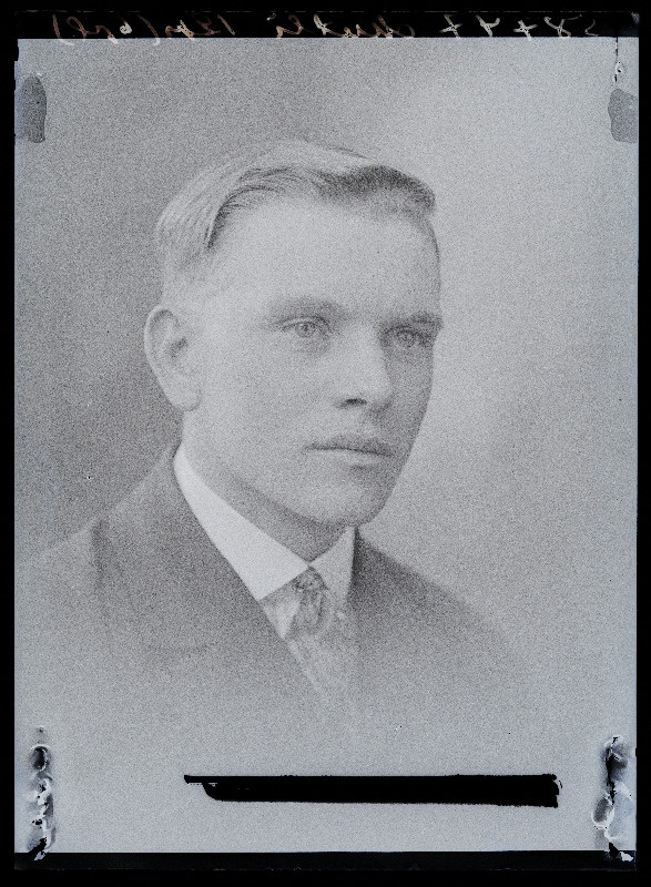 Elmar Mutli, (Aimla).