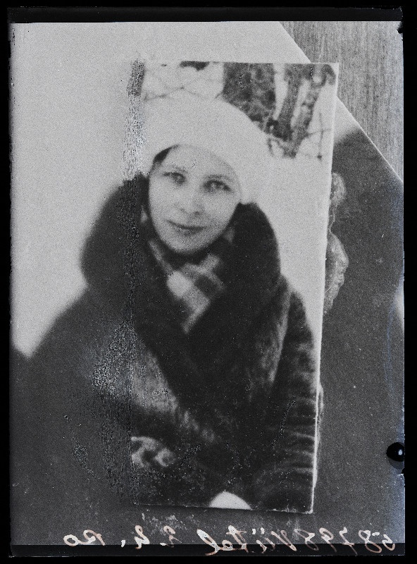 Naise foto, (25.04.1932 fotokoopia, tellija Viitel).