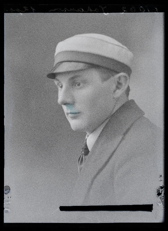 Õisu Piimanduskooli õpilane August Johanson.