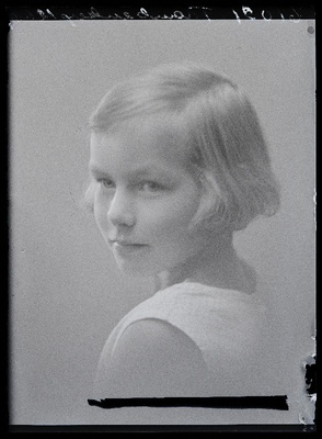 Eva Traubenberg.  duplicate photo