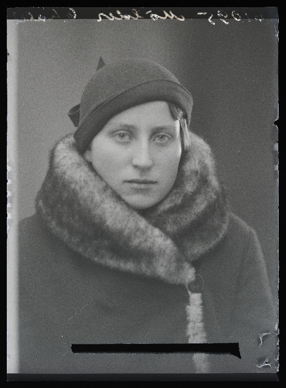 Helmi Mölder, (Halliste, Kaubi).