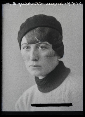 Alf von Ungern-Sternbergi lesk Marguerite Alice Emily von Ungern-Sternberg (sünd von Mensenkampff, alates 1936 von Schulmann).  duplicate photo