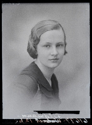 Feldmann.  similar photo