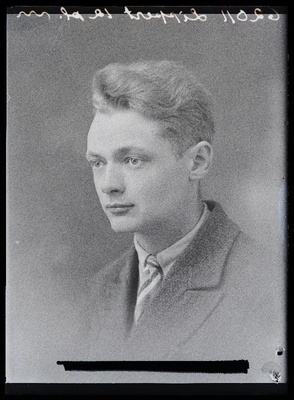 Lippert.  duplicate photo