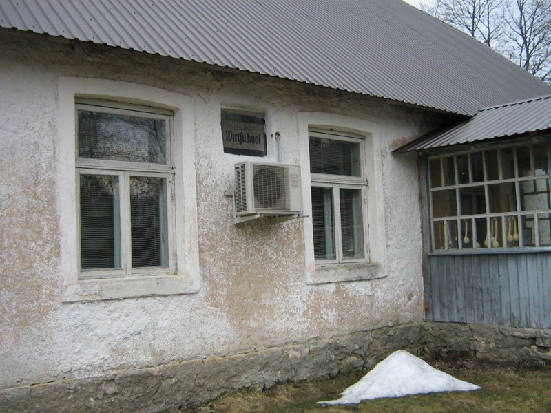 Hanila village school building