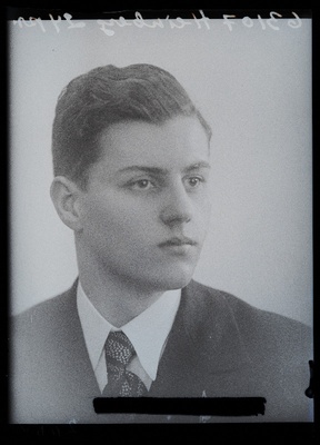 Väino Heinberg, (Olustvere Eesti Aleksandri Põllutöökeskkool).  similar photo