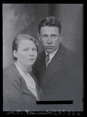 Schmidt naisega.  similar photo