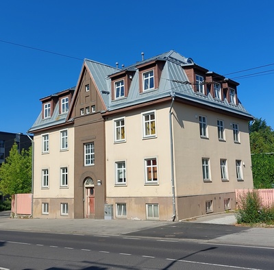Tallinn-type apartment building Tehnika 20, view of the building. Architect Karl Tarvas rephoto