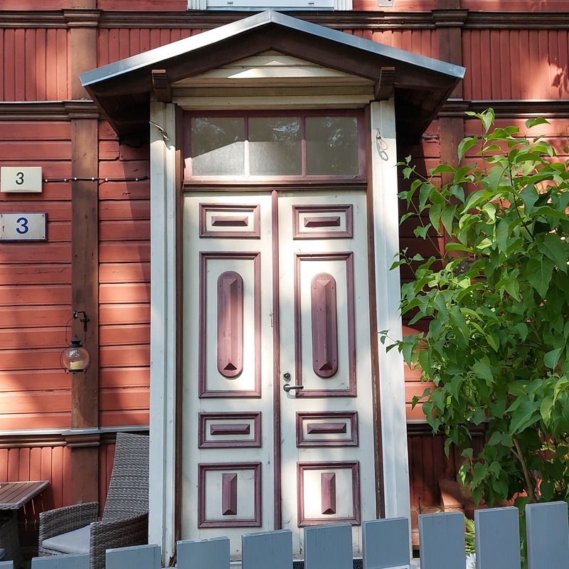 V-Laagri t. 3 maja välisuks rephoto