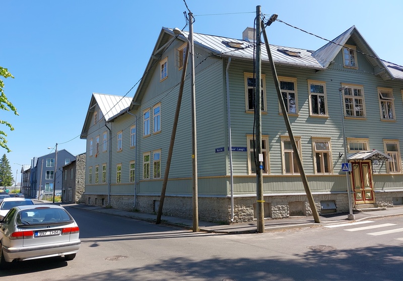 View of the building Arrow Street 18. rephoto