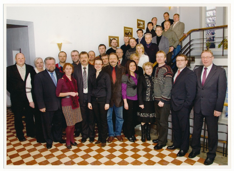 värvifoto, Viljandi linnavolikogu XIV koosseis (2009-2013) ja linnavalitsus, raekoda, 2009 Matifoto