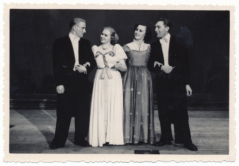 foto Viljandi kultuurimaja, operett Silva, vasaklut Joh. Tetsmann, Aino Merila, Helga Tiido, Osvald Ehala, u 1955 foto Alfred Hunt