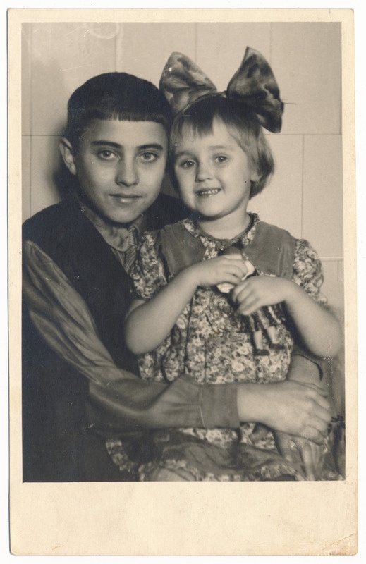 foto lapsed Arno Annus, Anne Annus ab Oras, 1943 (E. Kallase õe Hilda lapsed)