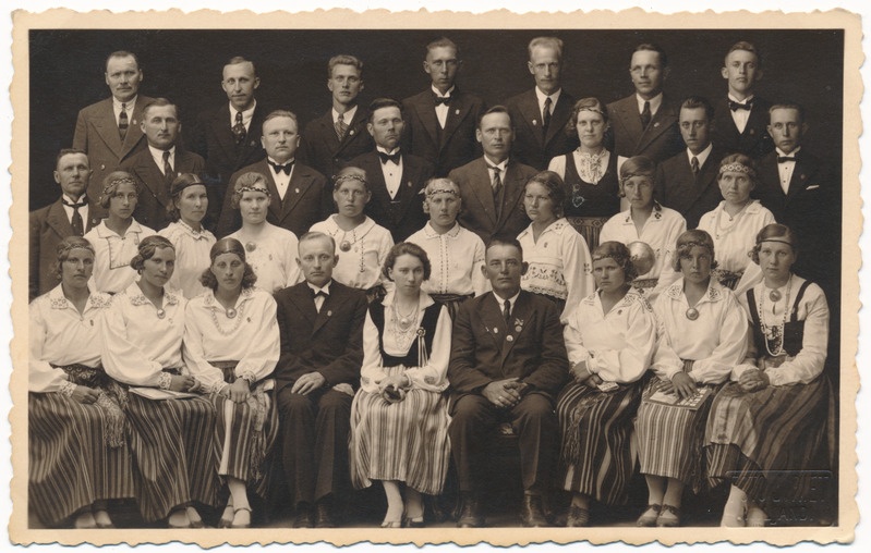 foto Paistu khk Paistu segakoor, ees keskel E. Lillak, koorijuht? u 1938