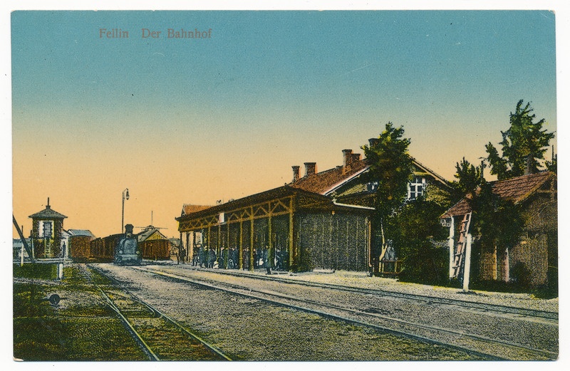 trükipostkaart albumis, Viljandi raudteejaam (vaksal), veetorn, jaamahoone u 1910, kirjastus E. Ring, koloreeritud