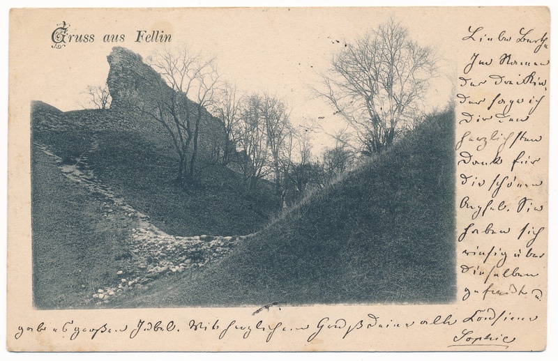 trükipostkaart albumis, Viljandi lossimäed, org I ja II Kirsimäe vahel u 1905