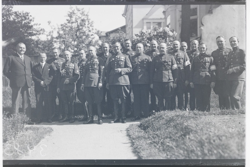 Grupp Eesti sõjaväelise organisatsiooni Kaitseliit juhtivaid tegelasi.