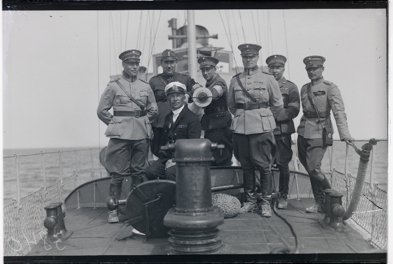 Soome Suojeluskunta (Kaitseliidu) ohvitserid laeval.