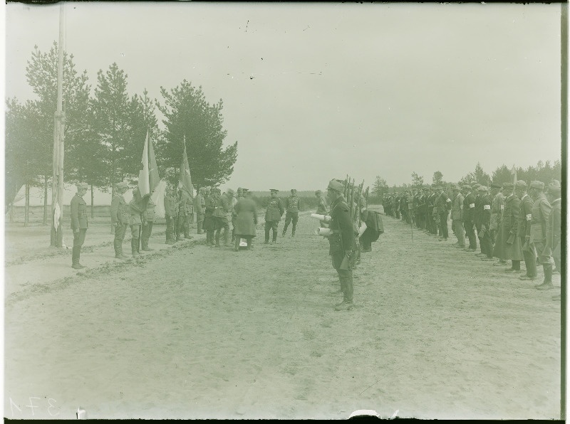 Kaitseliidu lipu üleandmine.
