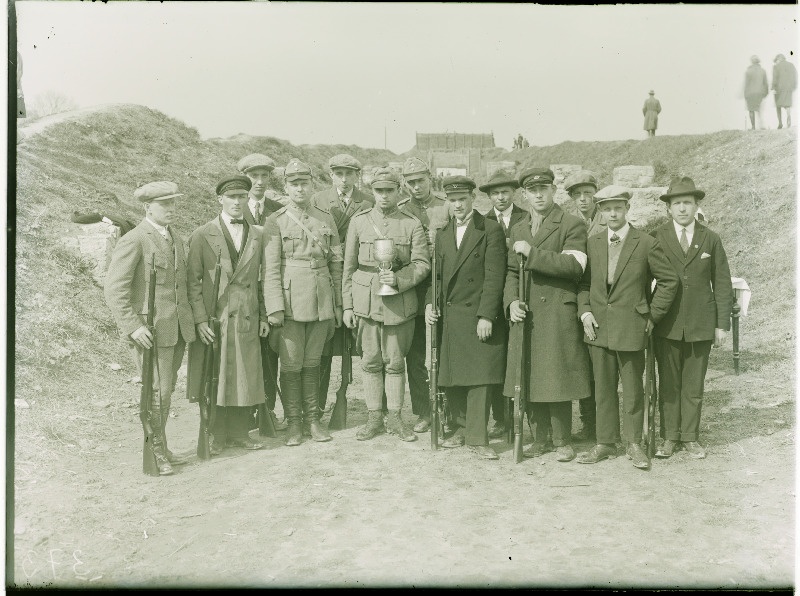 Kaitseliidu laskurid peale võistlusi.