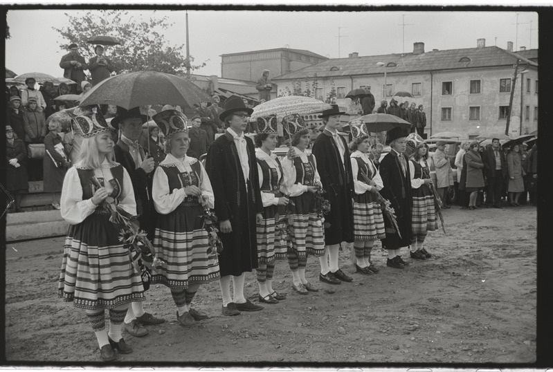 Tartu ülikooli raamatukogu hoonele nurgakivi panek. 27. september 1976. a.