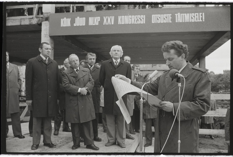 Tartu ülikooli raamatukogu hoonele nurgakivi panek. 27. september 1976. a.