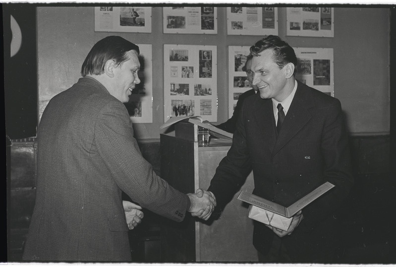 Tsiviilkaitse. Juhtivkoosseisu esimene õppus ja autasustamine. 26. jaanuar 1977. a.