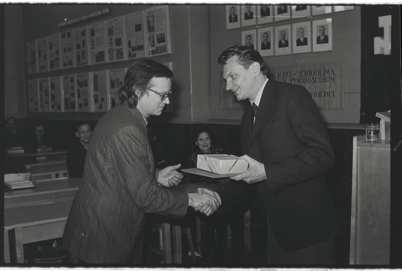 Tsiviilkaitse. Juhtivkoosseisu esimene õppus ja autasustamine. 26. jaanuar 1977. a.