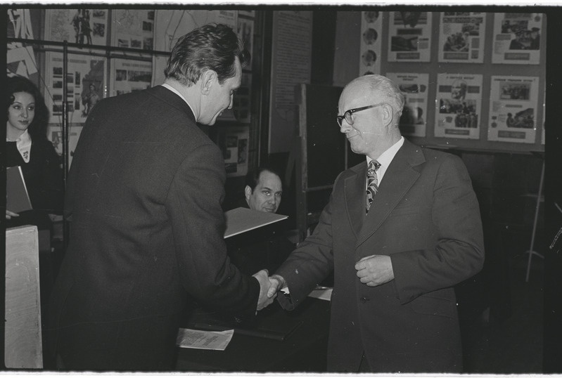 Tsiviilkaitse. Juhtivkoosseisu esimene õppus ja autasustamine. 26. jaanuar 1977. a.