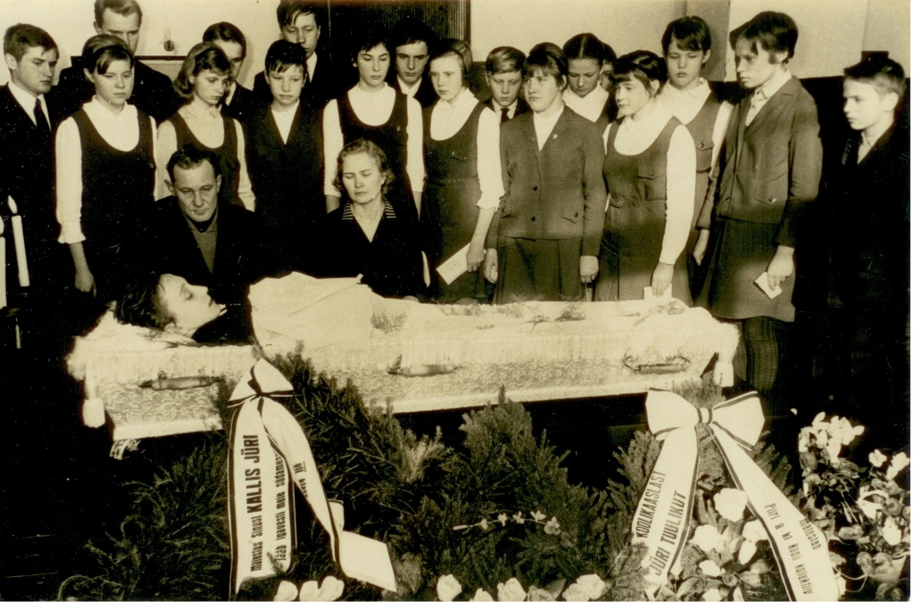 J.Tuuliku (Vaike poeg) matused