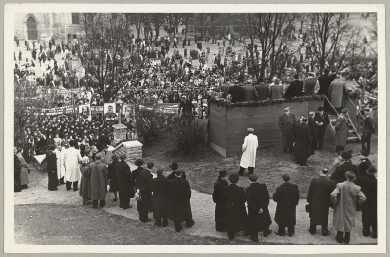 Seeria: "Fotosid Eesti NSV-st mitmesugustelt elualadelt". V.Kingissepa mälestussamba avamine 28.04.1951.a.
