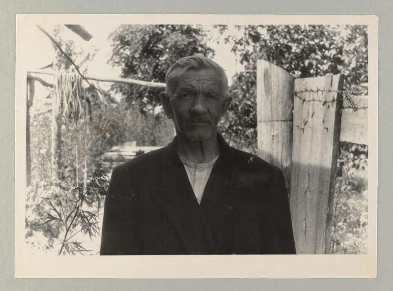 Peipsi kalurikolhoosid, 1940.a. loodud esimesed kolhoosid ja muud ENSV kolhoosid 1951.a. Kalur Peeter Petuhov.