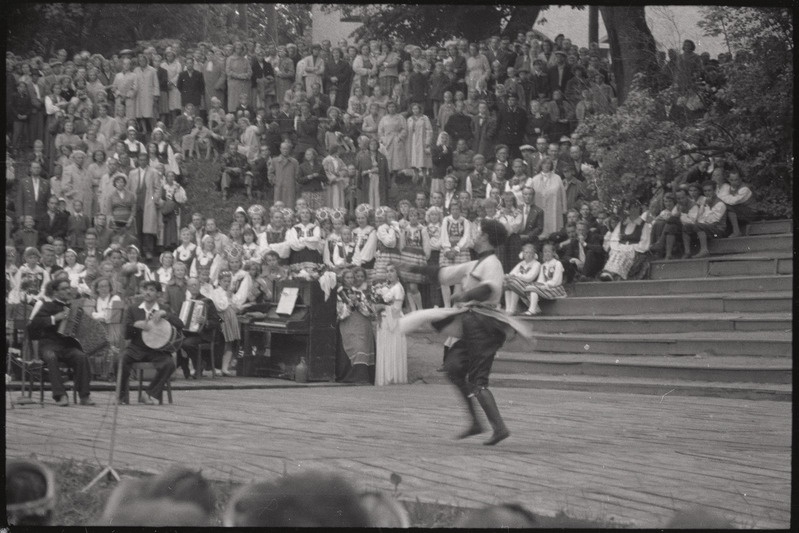 negatiiv, Viljandi Laulupidu, Gruusia rahvatantsijate esinemine, 1960