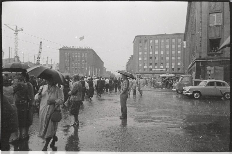 negatiiv, ENSV Üldlaulupidu, rongkäik ja publik, 1960