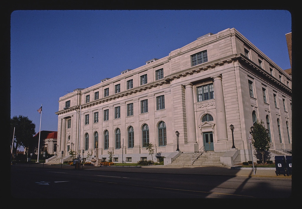 Federal Building and US Courthouse, wide angle, V Street, Danville, Illinois (LOC)