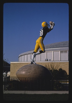 Green Bay Packer Hall of Fame statue 2, Green Bay Avenue, Green Bay, Wisconsin (LOC)  duplicate photo