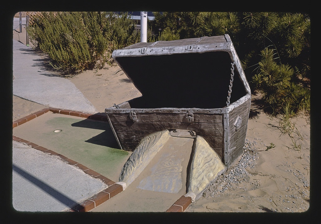 Treasure chest, Jockey's Ridge Mini-Golf, Nags Head, North Carolina (LOC)