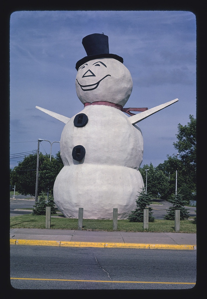 Snowman statue, angle 2, Margaret Street, North St. Paul, Minnesota (LOC)