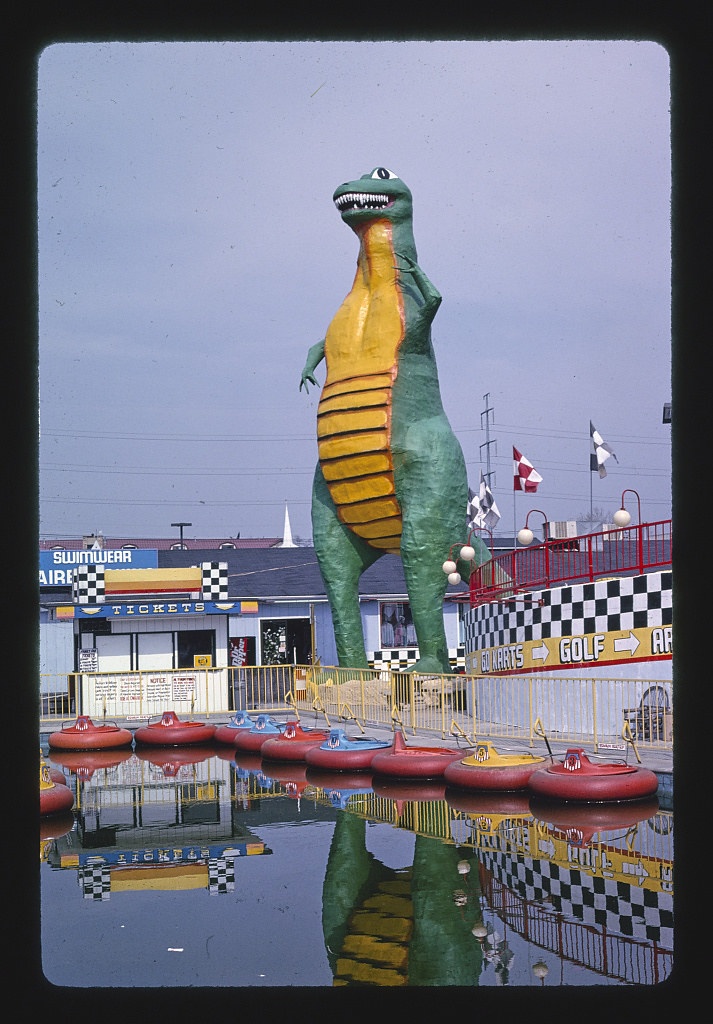 Rebel Yell Raceway dinosaur statue, Route 441, Pigeon Forge, Tennessee (LOC)