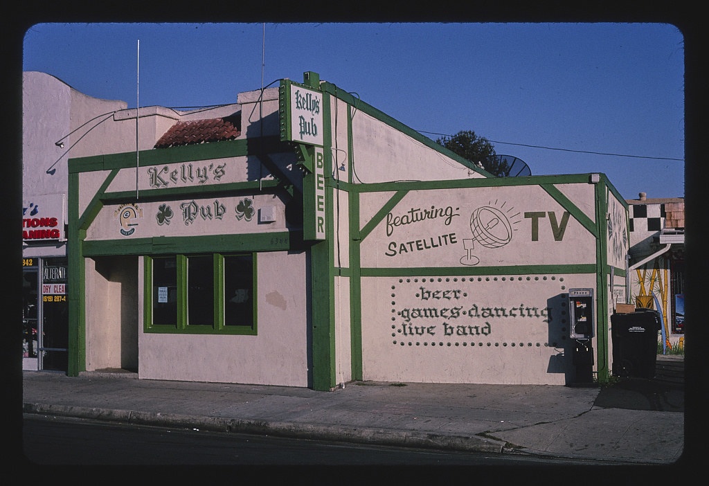 Kelly's Pub, El Cajon Boulevard, El Cajon, California (LOC)