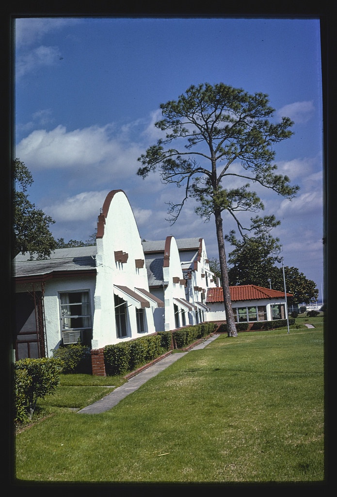 Alamo Plaza Hotel Courts, sharp Ajapaik