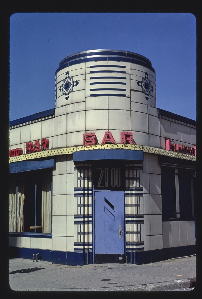 Elwood Bar, entrance detail, closer overall view, 200 Woodward Avenue, Detroit, Michigan (LOC)